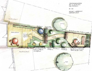 Kleines Raumwunder. Der lange, sehr schmale Garten wird geschickt in 2 Gartenräume aufgeteilt. Reihenhausgarten in Freiburg- Tiengen Gartenplanung Helmut Lamprecht